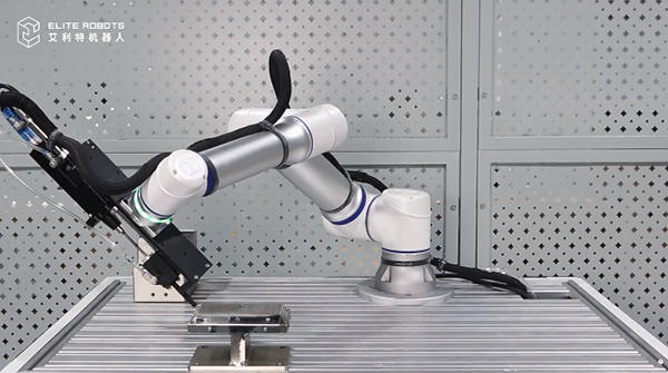 米兰·(milan)中国CSR回转体机械手，工业生产更灵活的选择