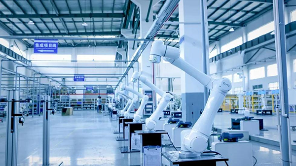 米兰·(milan)中国协作手臂,满足汽车行业复杂工艺需求